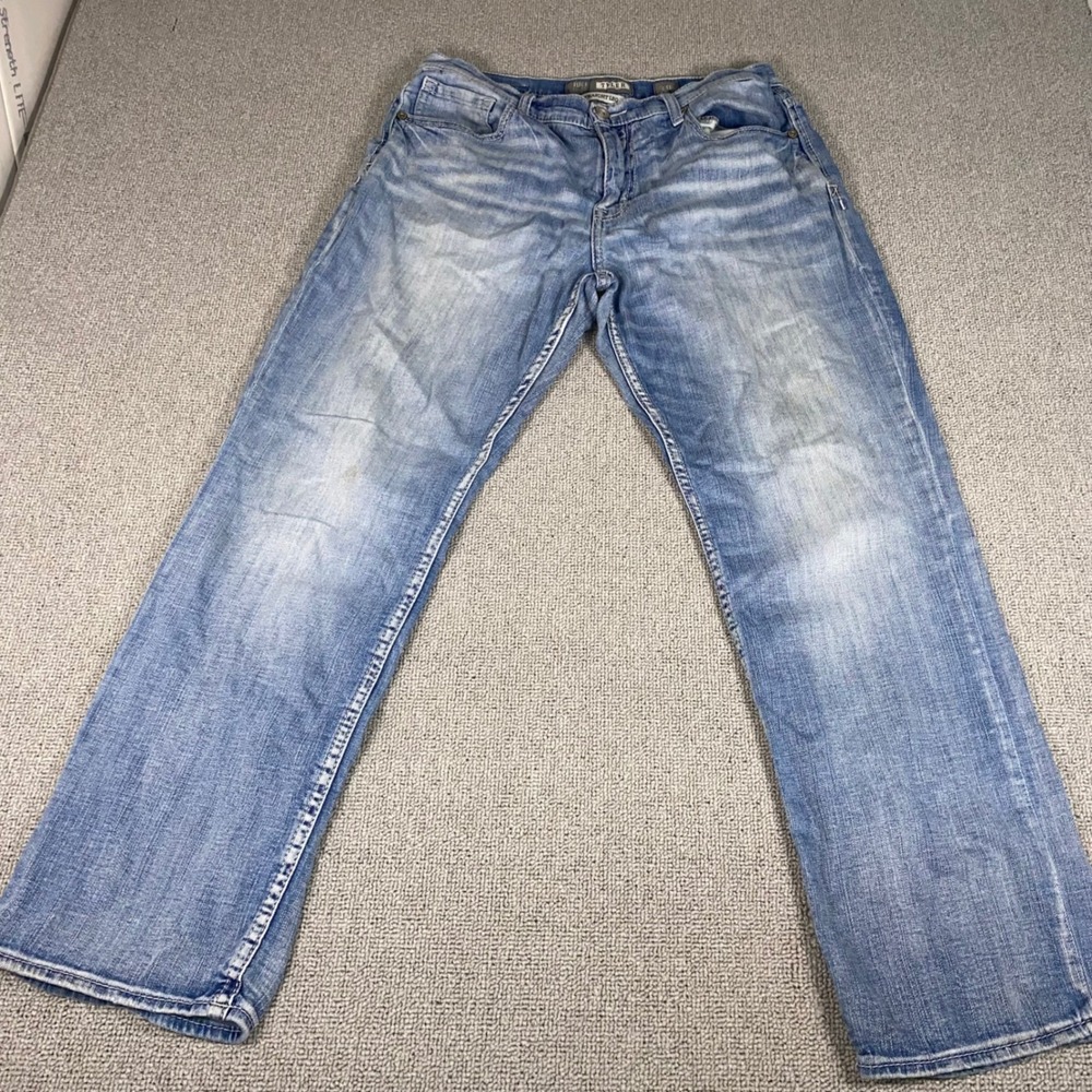 BKE Tyler Straight Leg Jeans Mens 34R Light Wash Blue Denim Athletic Casual Logo